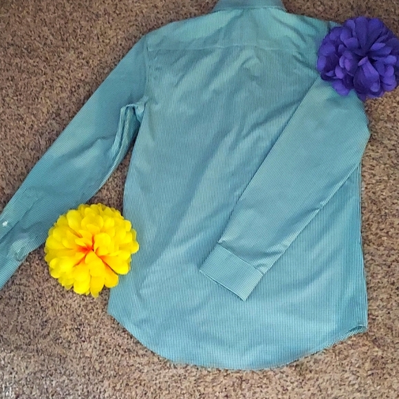 The Signature Shirt Non-Iron - Picture 5 of 5